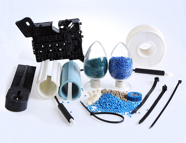 尼(ni)龍PA6原(yuan)料(liao)應用(yong)于(yu)防(fang)水挿頭