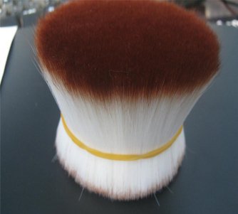 高(gao)韌(ren)性高(gao)衝擊(ji)強(qiang)度(du)高耐(nai)磨(mo)性樹(shu)脂PA612用于製(zhi)作毛(mao)刷